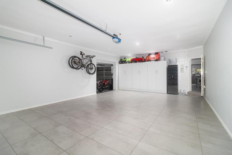 4 Bedroom Property for Sale in Vredekloof Western Cape